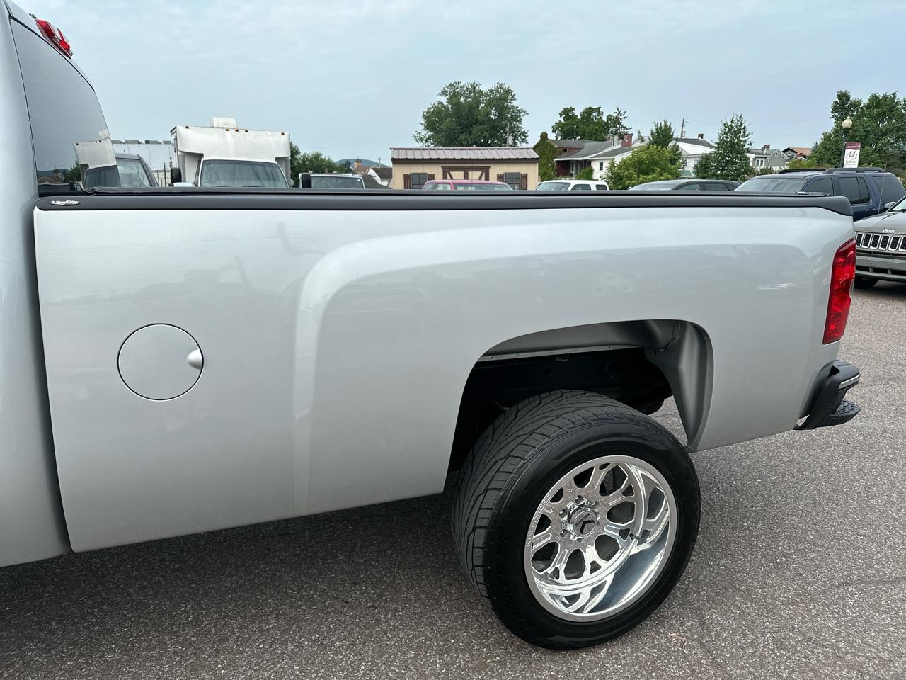 Chevrolet Silverado 1500 1LT Regular Cab 4WD 2011
