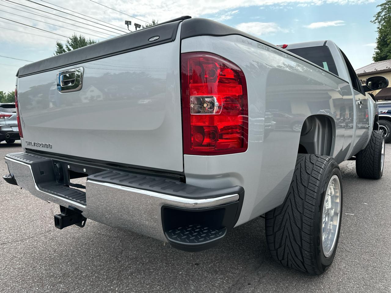 Chevrolet Silverado 1500 1LT Regular Cab 4WD 2011