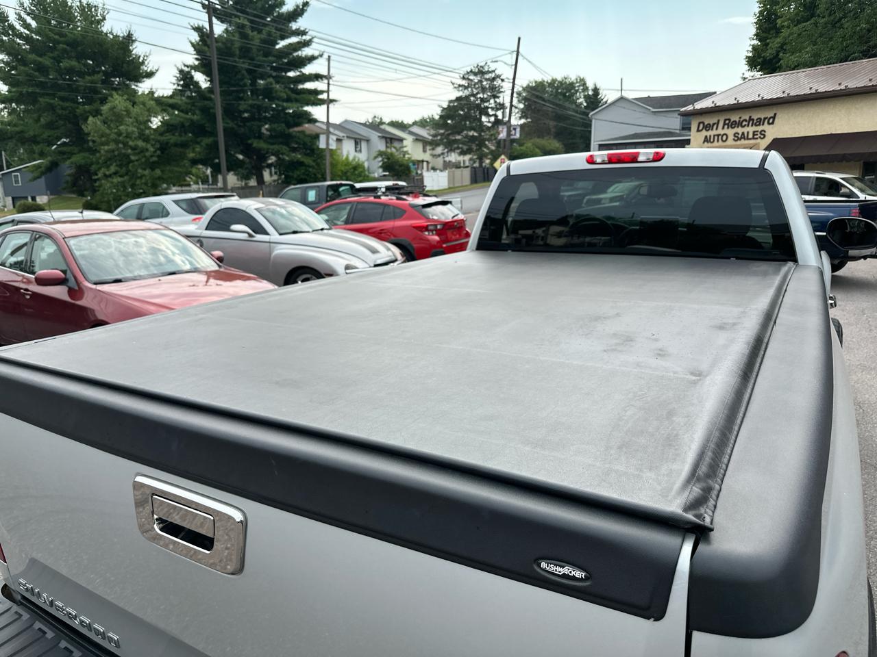 Chevrolet Silverado 1500 1LT Regular Cab 4WD 2011