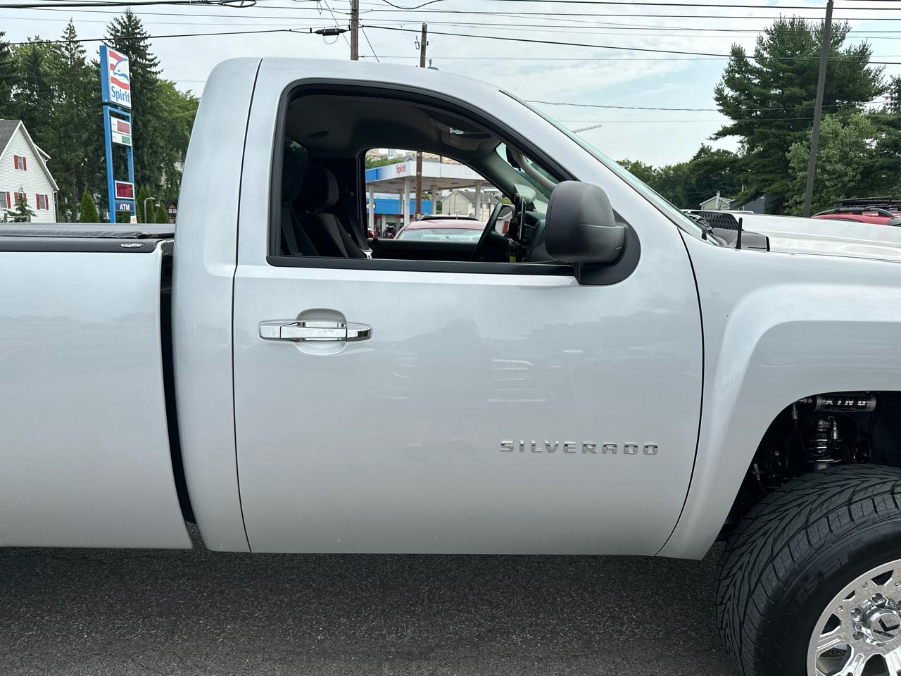 Chevrolet Silverado 1500 1LT Regular Cab 4WD 2011