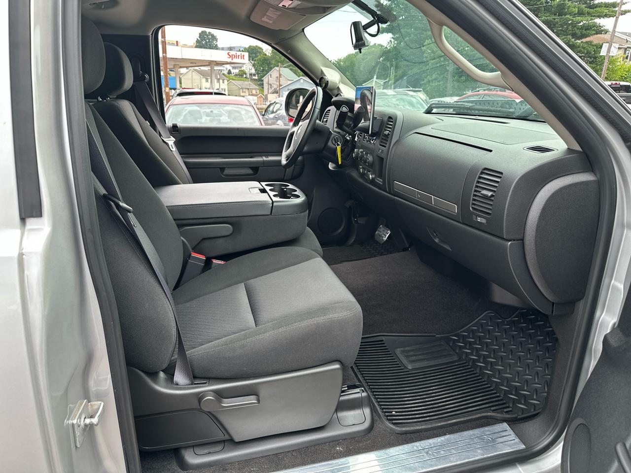 Chevrolet Silverado 1500 1LT Regular Cab 4WD 2011