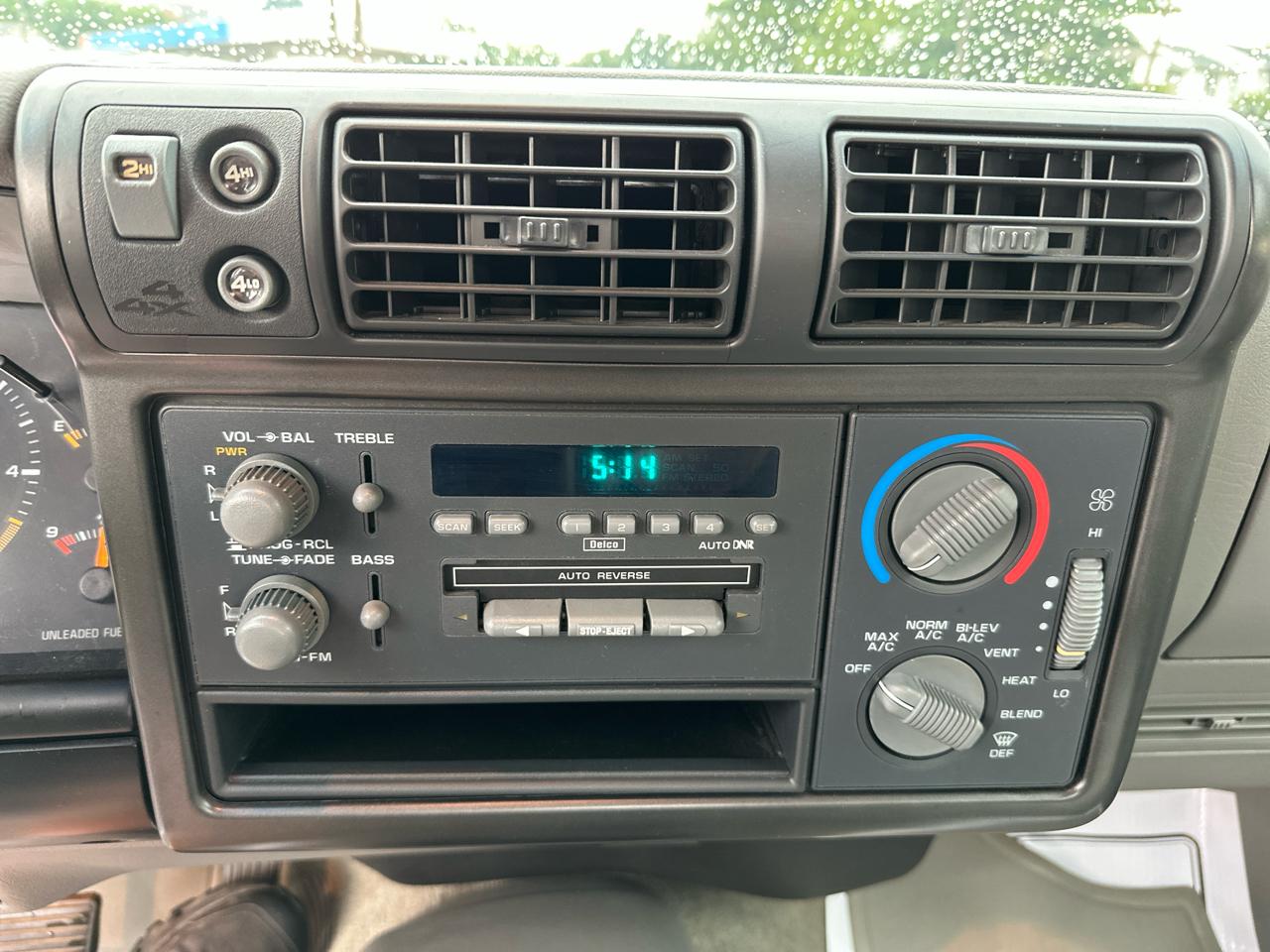 GMC Sonoma SLE Ext. Cab Short Bed 4WD 1994