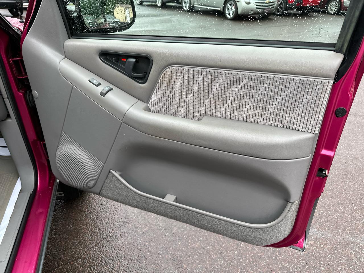 GMC Sonoma SLE Ext. Cab Short Bed 4WD 1994