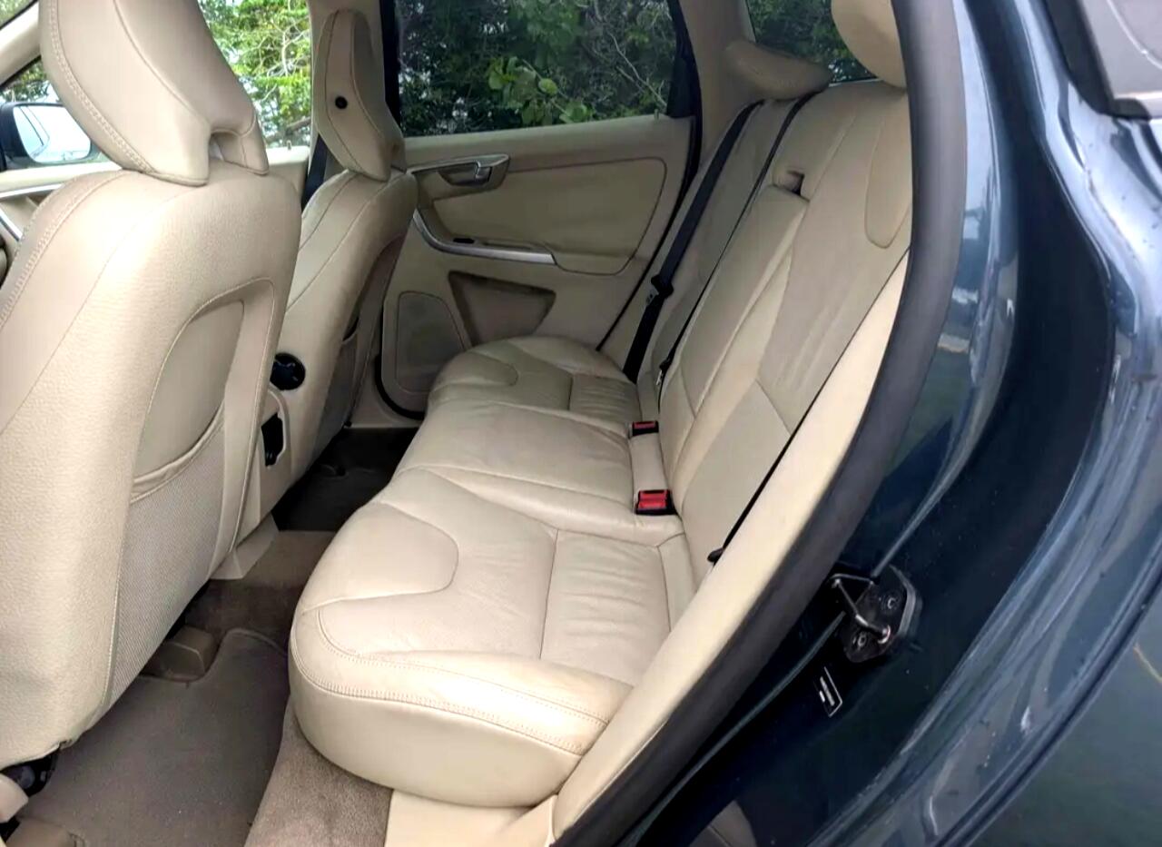 Volvo XC60 T6 FWD 2010 Volvo XC60 T6 FWD 2010