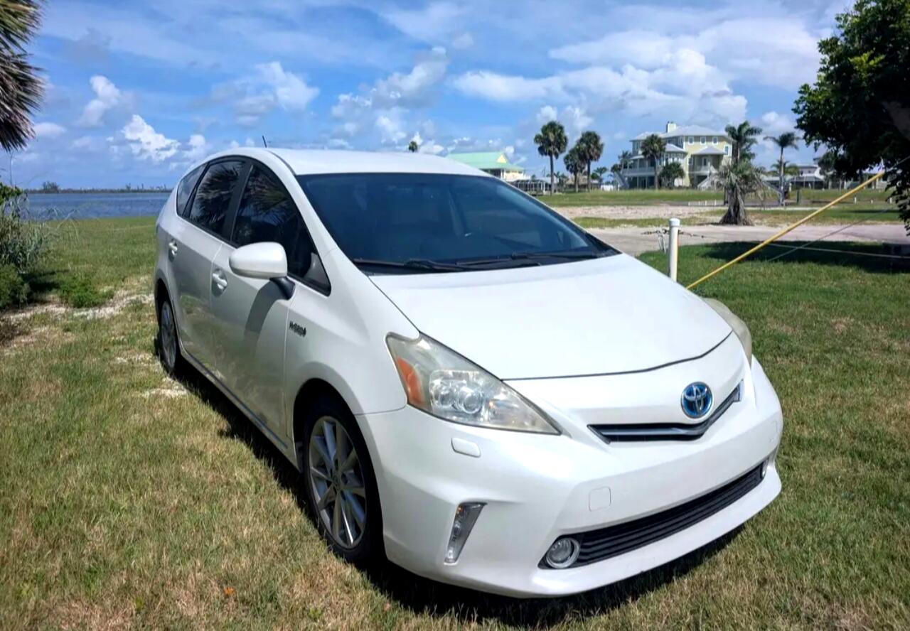 Toyota Prius V Two 2014 Toyota Prius V Two 2014