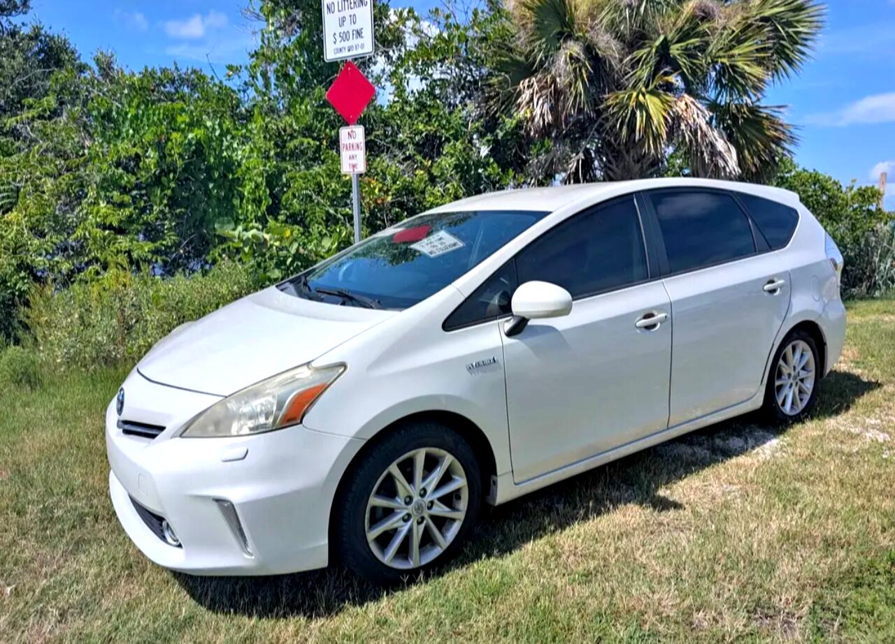 Toyota Prius V Two 2014 Toyota Prius V Two 2014