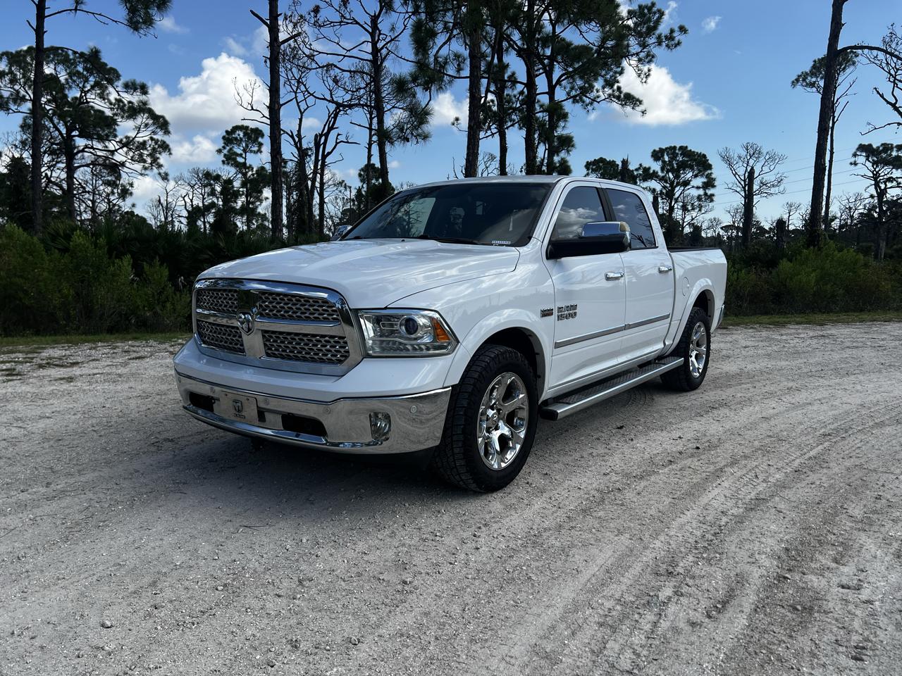 2016 RAM 1500 Laramie Crew Cab SWB 4WD
