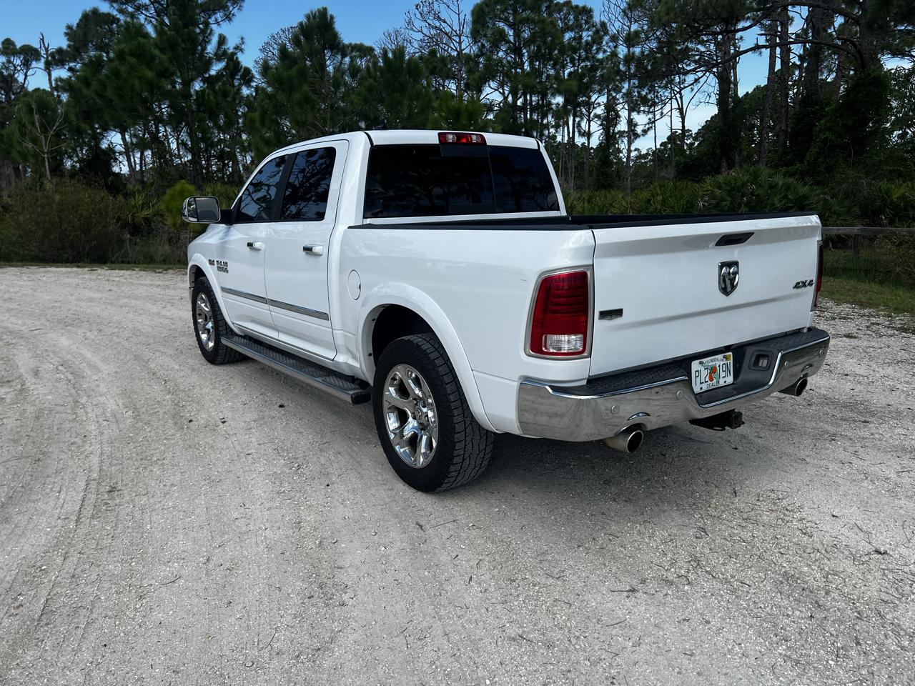 RAM 1500 Laramie Crew Cab SWB 4WD 2016