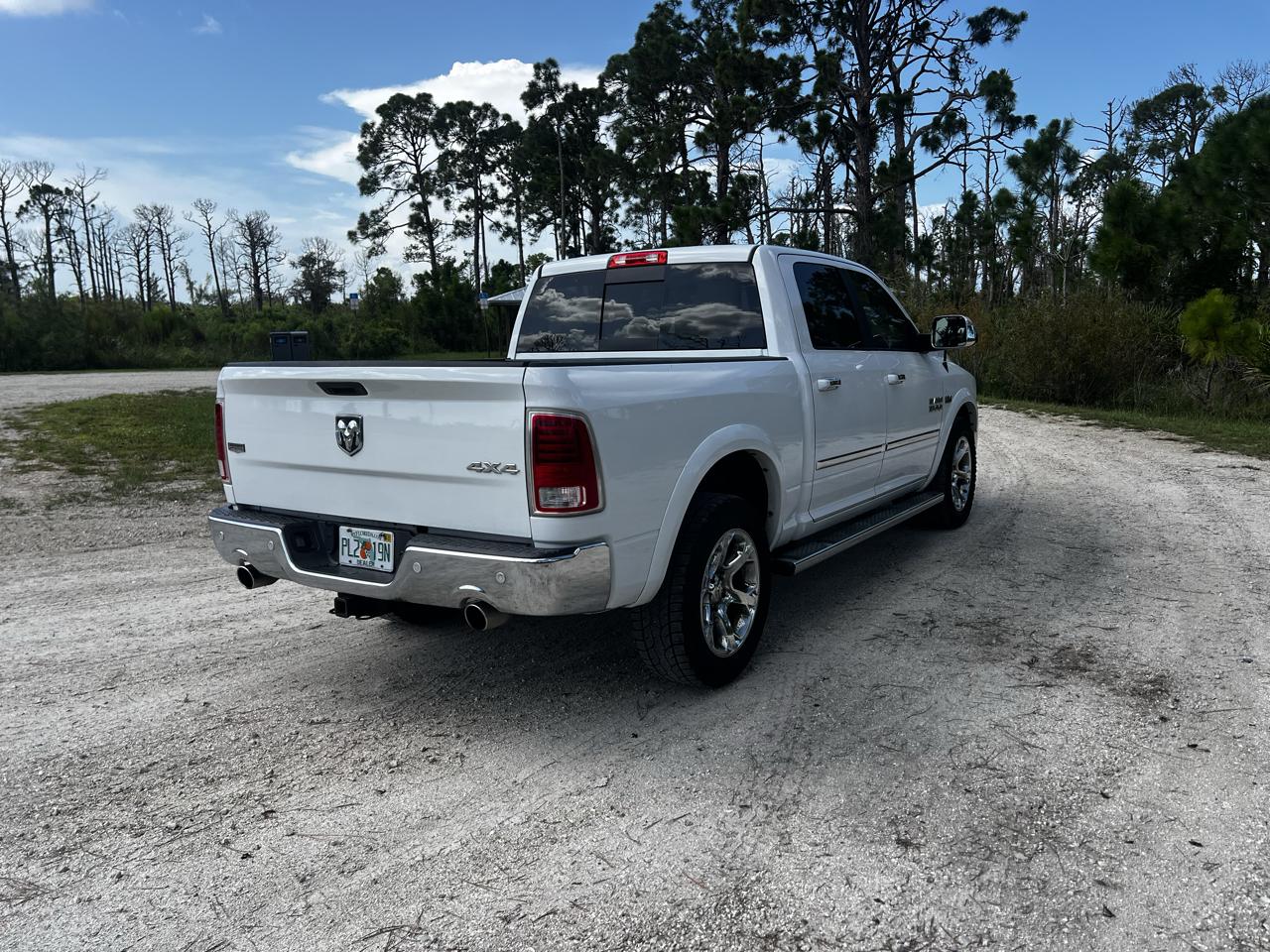 RAM 1500 Laramie Crew Cab SWB 4WD 2016