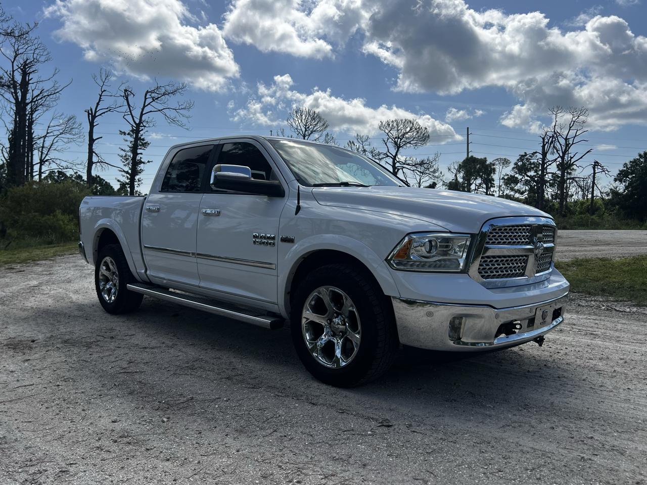 RAM 1500 Laramie Crew Cab SWB 4WD 2016