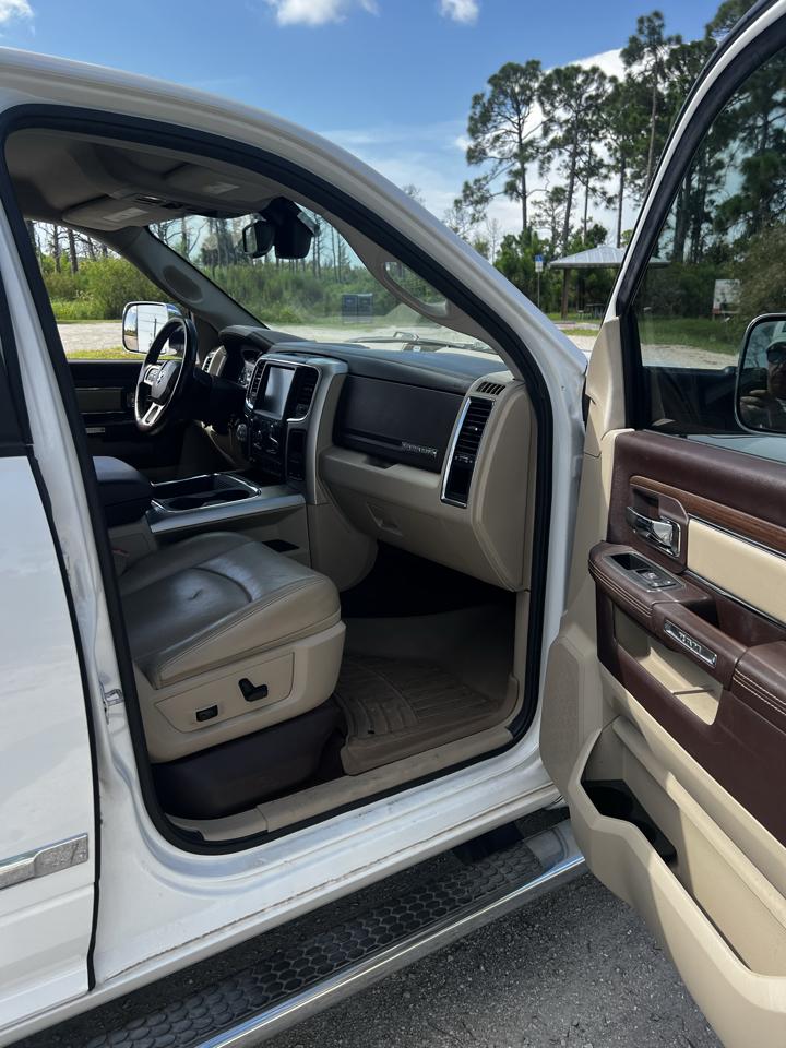 RAM 1500 Laramie Crew Cab SWB 4WD 2016