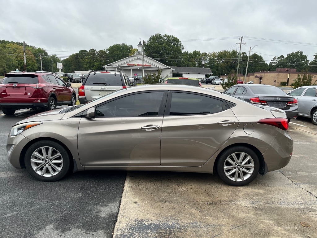 Hyundai Elantra SE 6AT 2016 Hyundai Elantra SE 6AT 2016