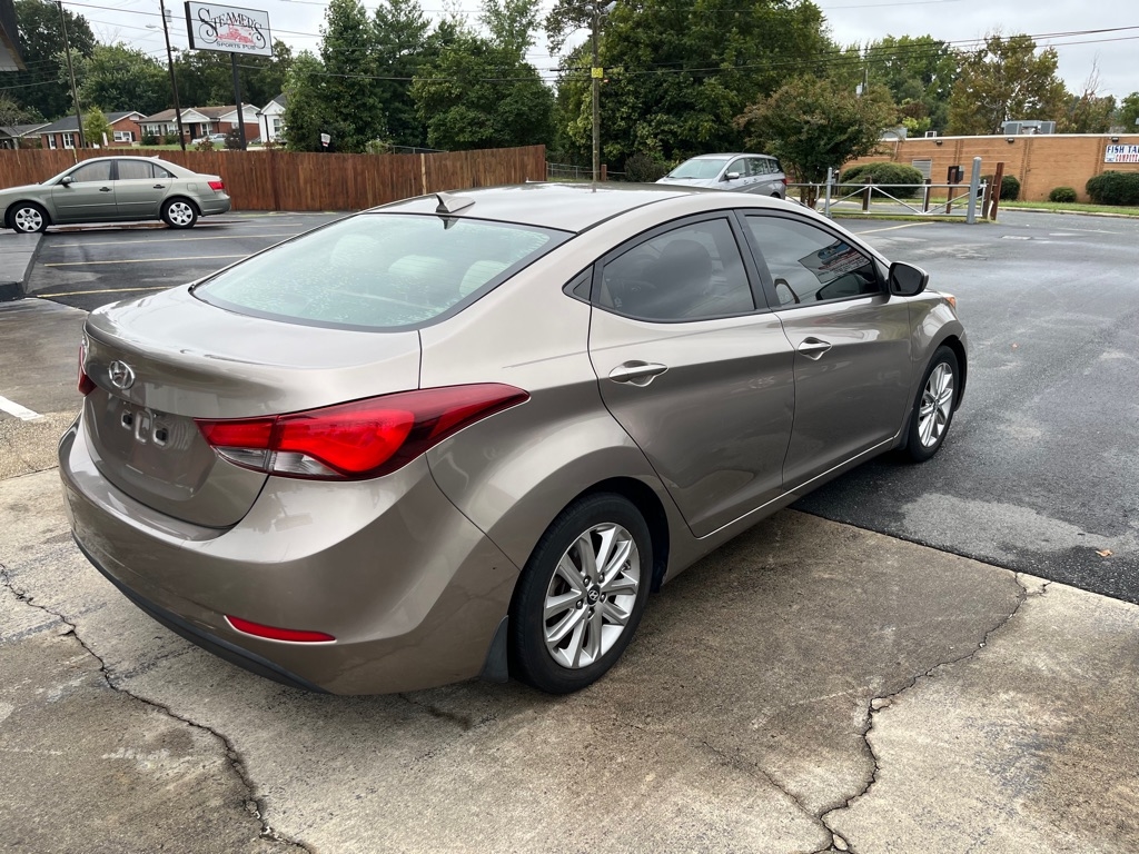 Hyundai Elantra SE 6AT 2016 Hyundai Elantra SE 6AT 2016