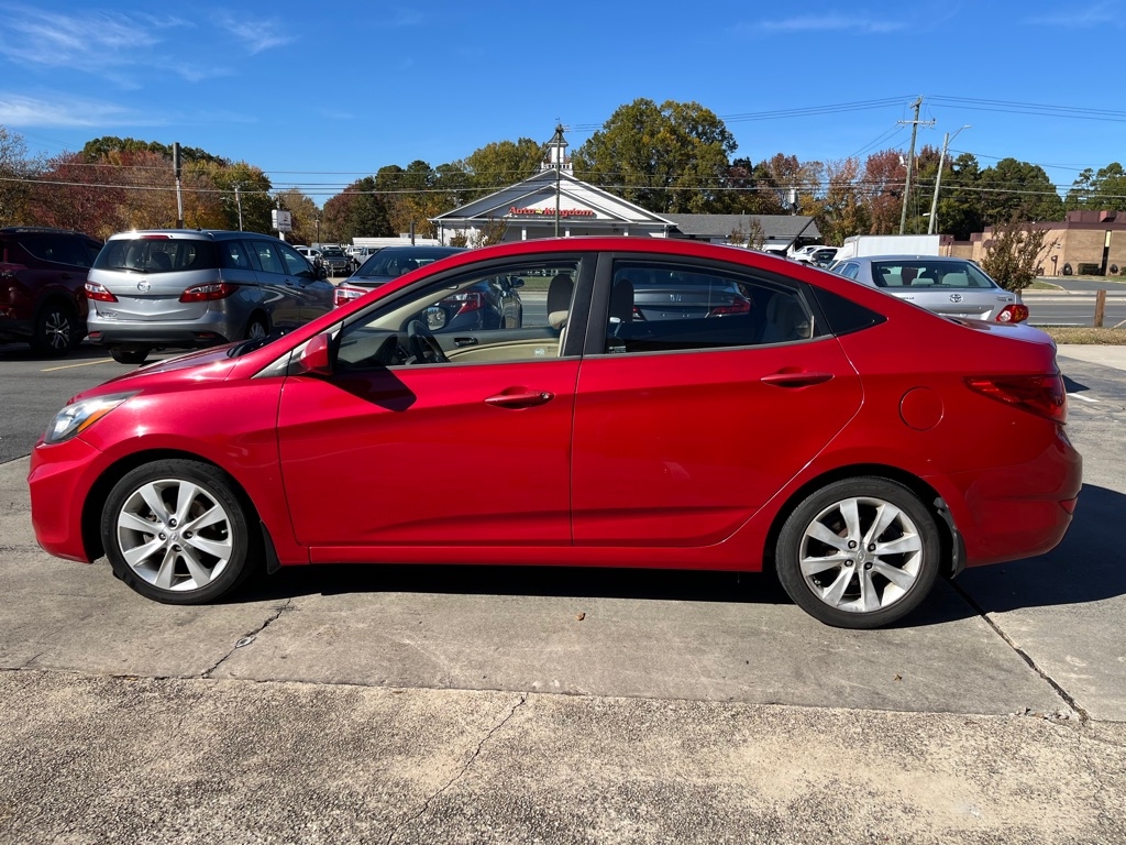 Hyundai Accent GLS 4-Door 2012