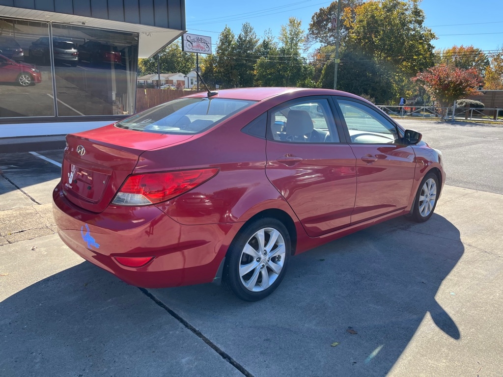 Hyundai Accent GLS 4-Door 2012