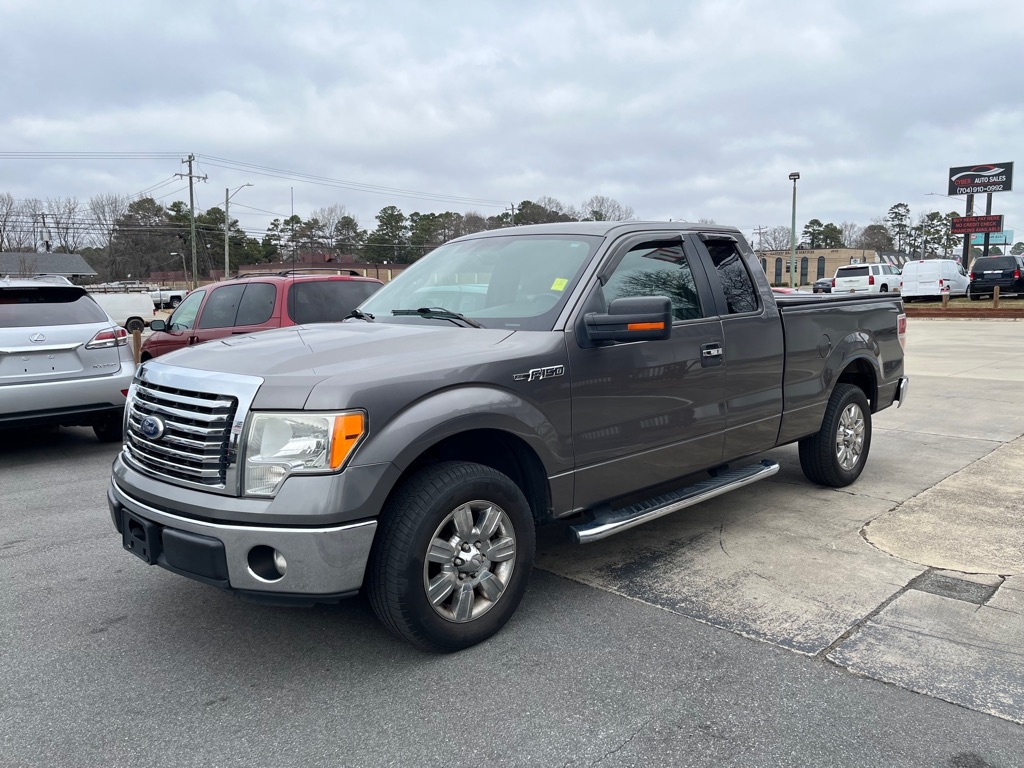 Ford F-150 XL SuperCab 8-ft. Bed 2WD 2012