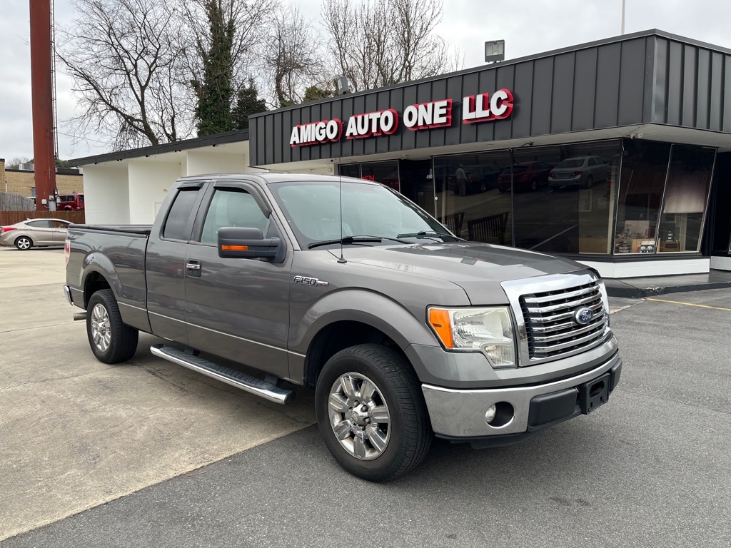 Ford F-150 XL SuperCab 8-ft. Bed 2WD 2012