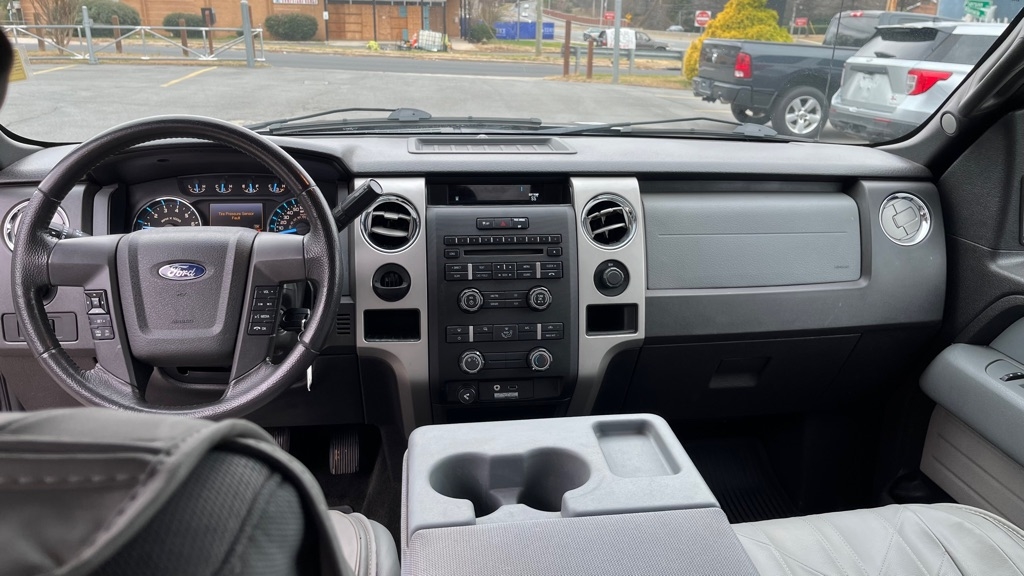 Ford F-150 XL SuperCab 8-ft. Bed 2WD 2012