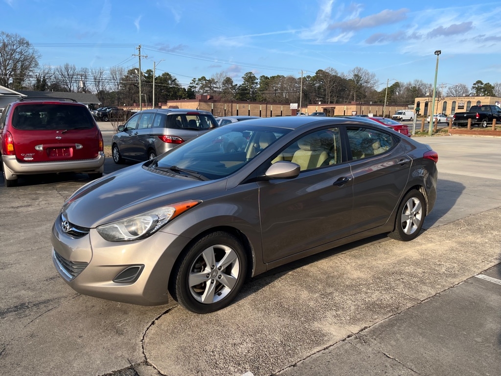 Hyundai Elantra GLS M/T 2013