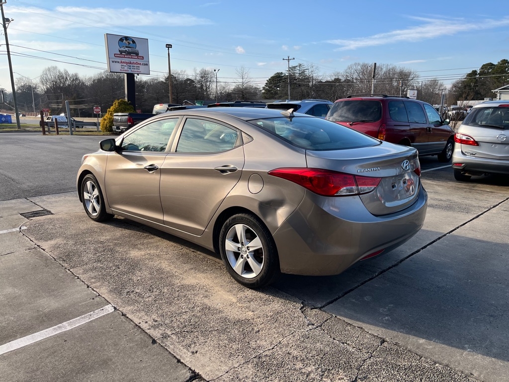 Hyundai Elantra GLS M/T 2013
