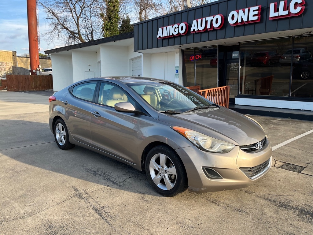 Hyundai Elantra GLS M/T 2013