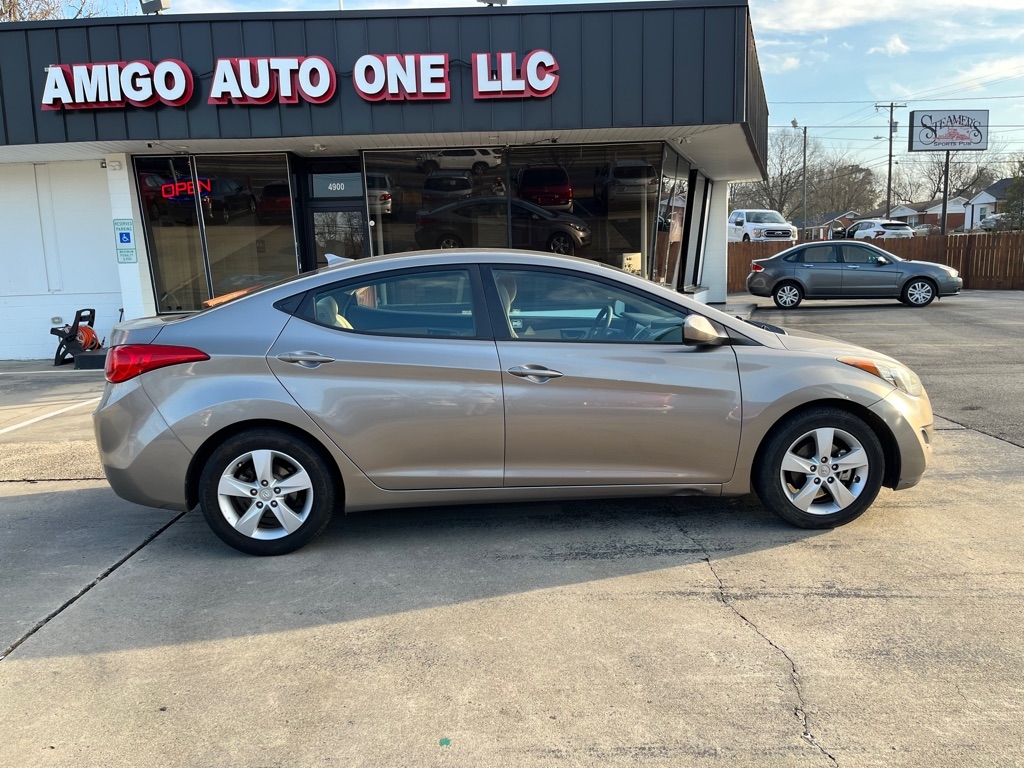 Hyundai Elantra GLS M/T 2013
