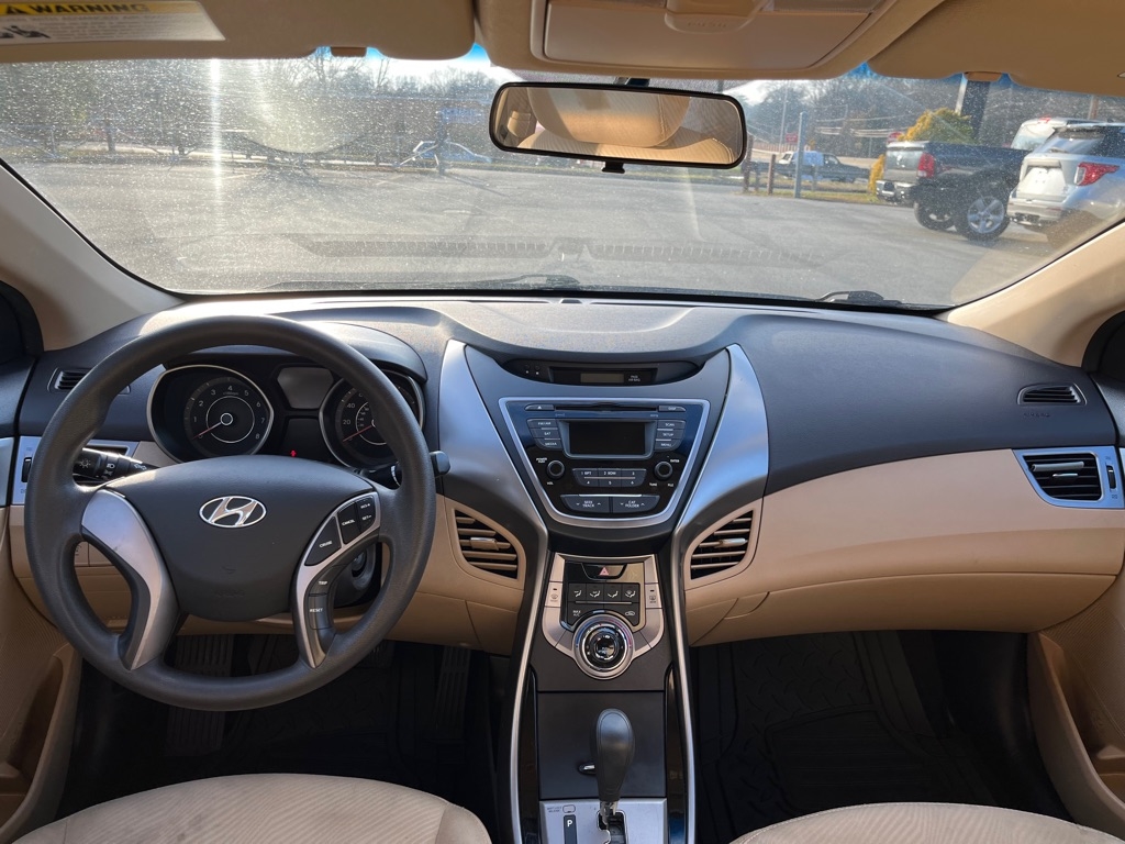 Hyundai Elantra GLS M/T 2013