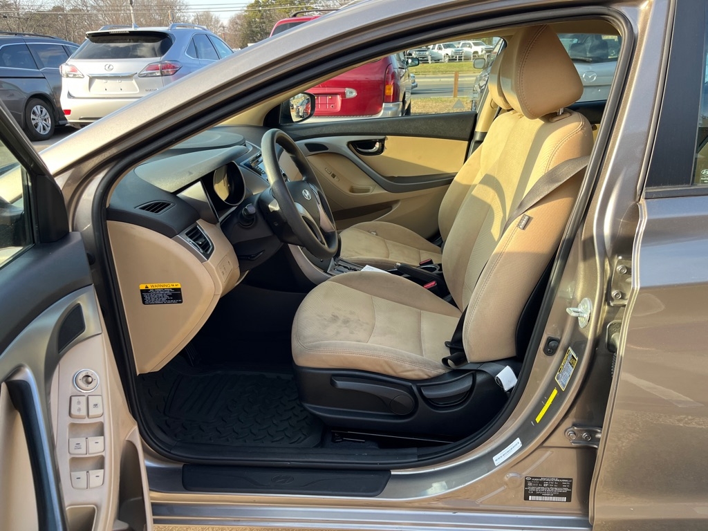 Hyundai Elantra GLS M/T 2013