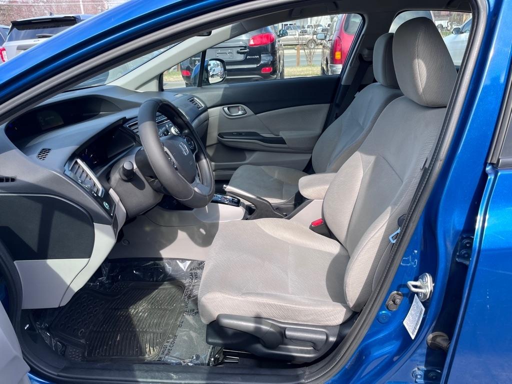 Honda Civic LX Sedan 5-Speed AT 2013