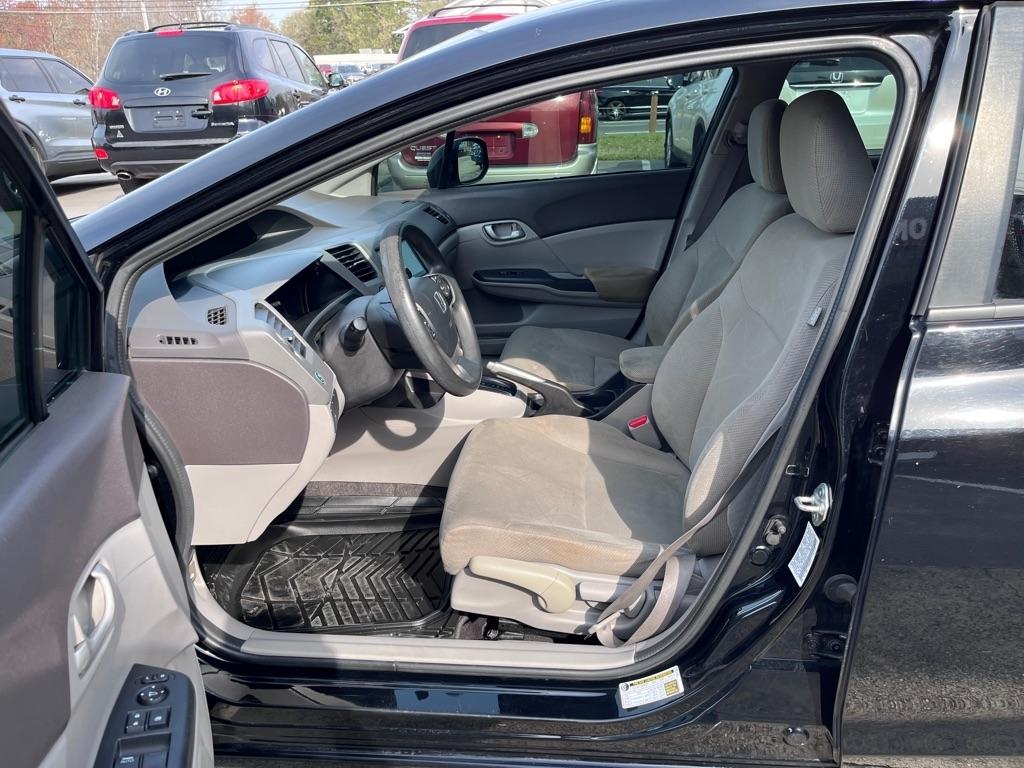 Honda Civic LX Sedan 5-Speed AT 2012