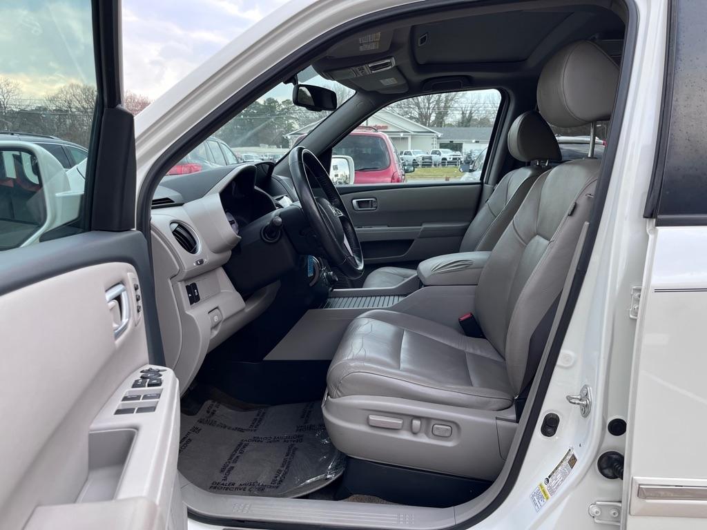 Honda Pilot Touring 4WD 5-Spd AT with DVD 2014