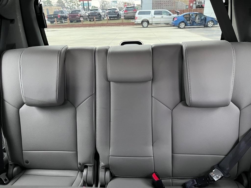 Honda Pilot Touring 4WD 5-Spd AT with DVD 2014