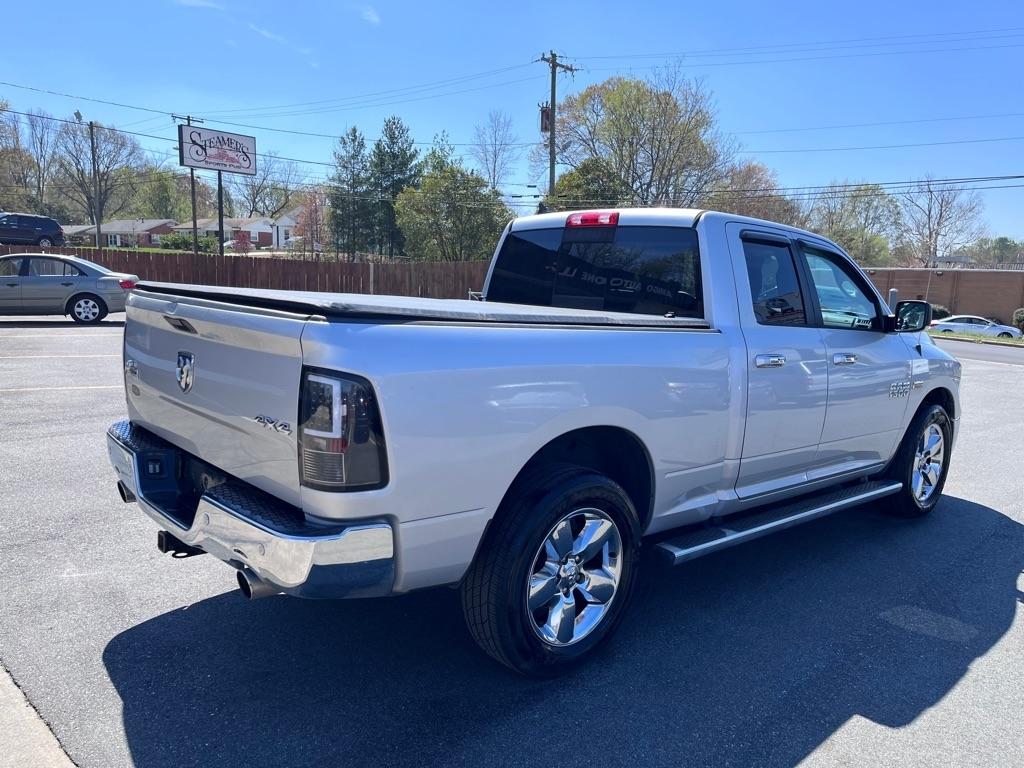 RAM 1500 SLT Quad Cab 4WD 2016