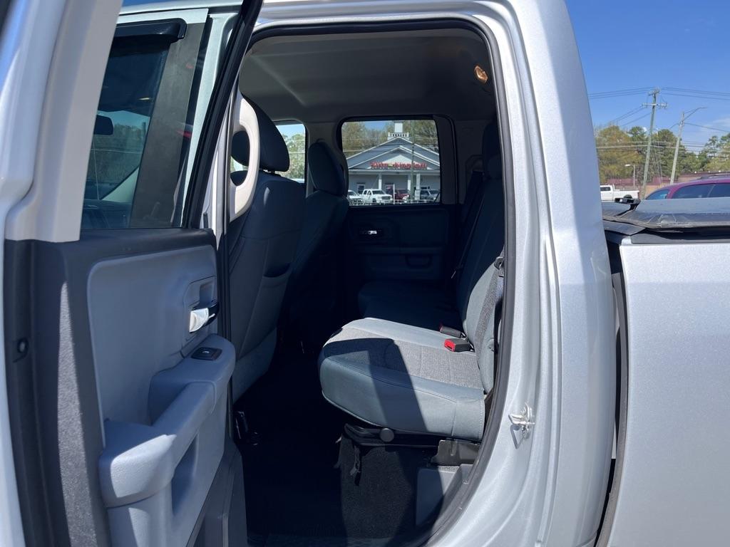 RAM 1500 SLT Quad Cab 4WD 2016