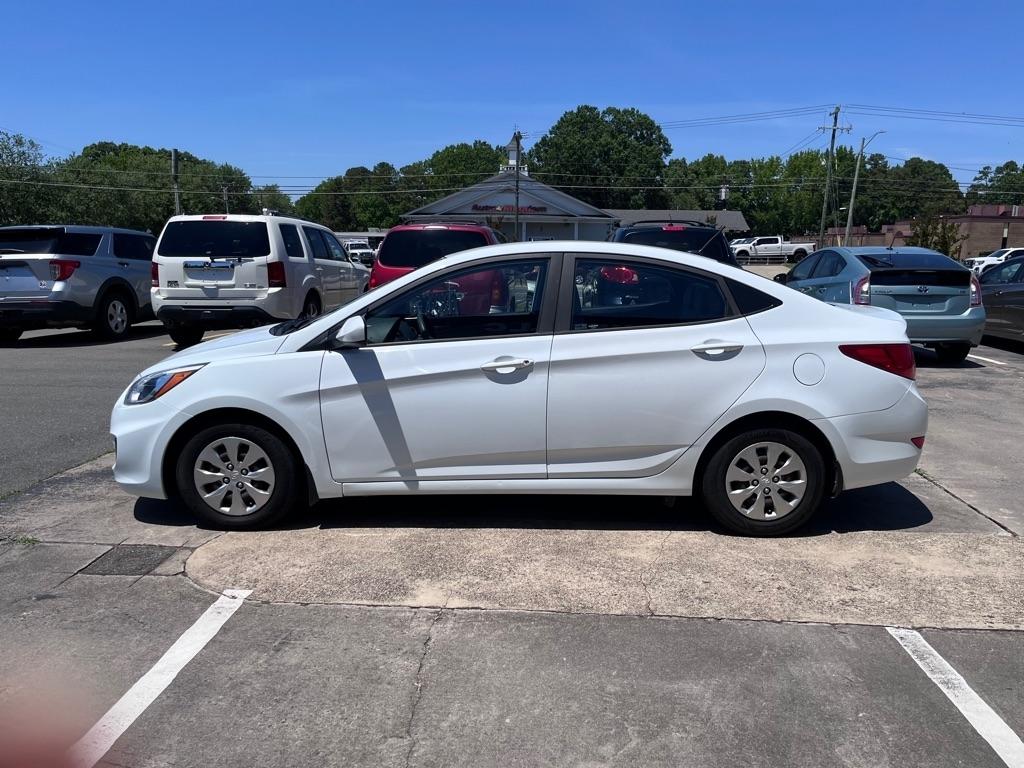 Hyundai Accent SE 4-Door 6A 2016