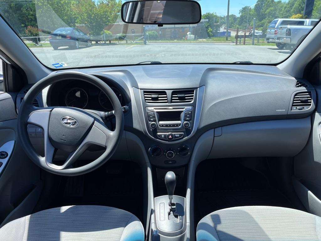 Hyundai Accent SE 4-Door 6A 2016