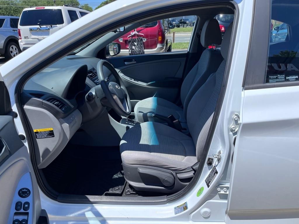 Hyundai Accent SE 4-Door 6A 2016