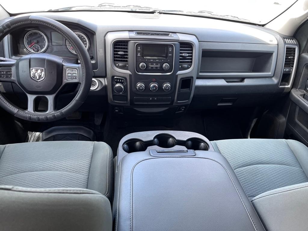 RAM 1500 Tradesman Crew Cab SWB 2WD 2016