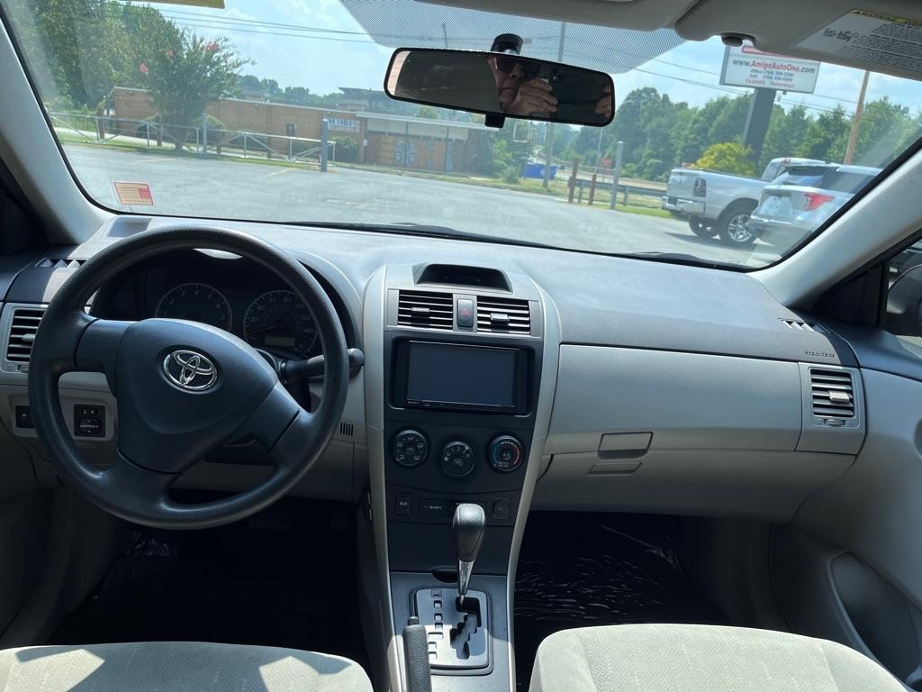Toyota Corolla S 5-Speed MT 2013
