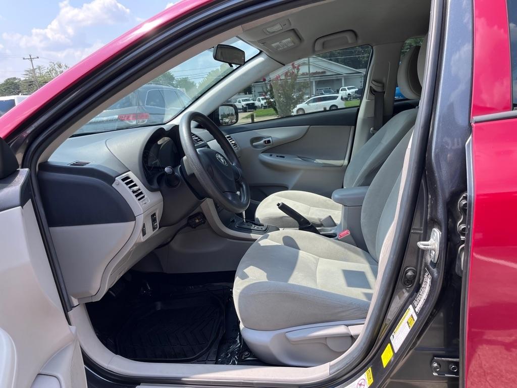 Toyota Corolla S 5-Speed MT 2013