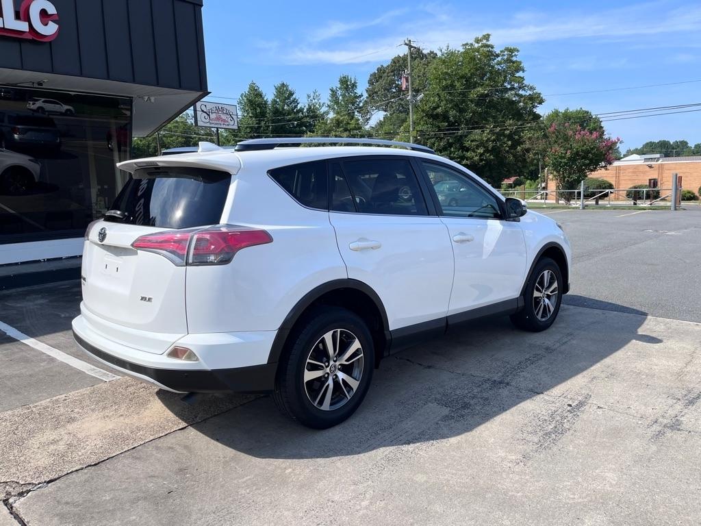 Toyota RAV4 XLE FWD 2016