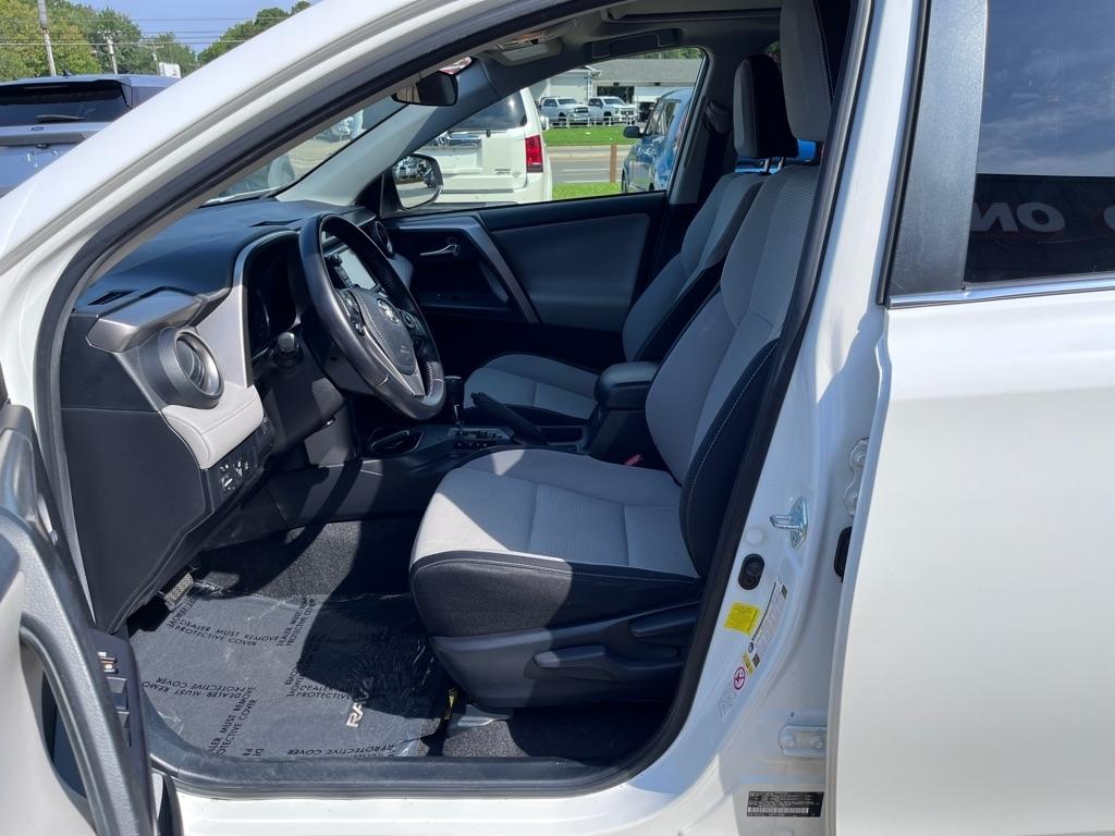 Toyota RAV4 XLE FWD 2016
