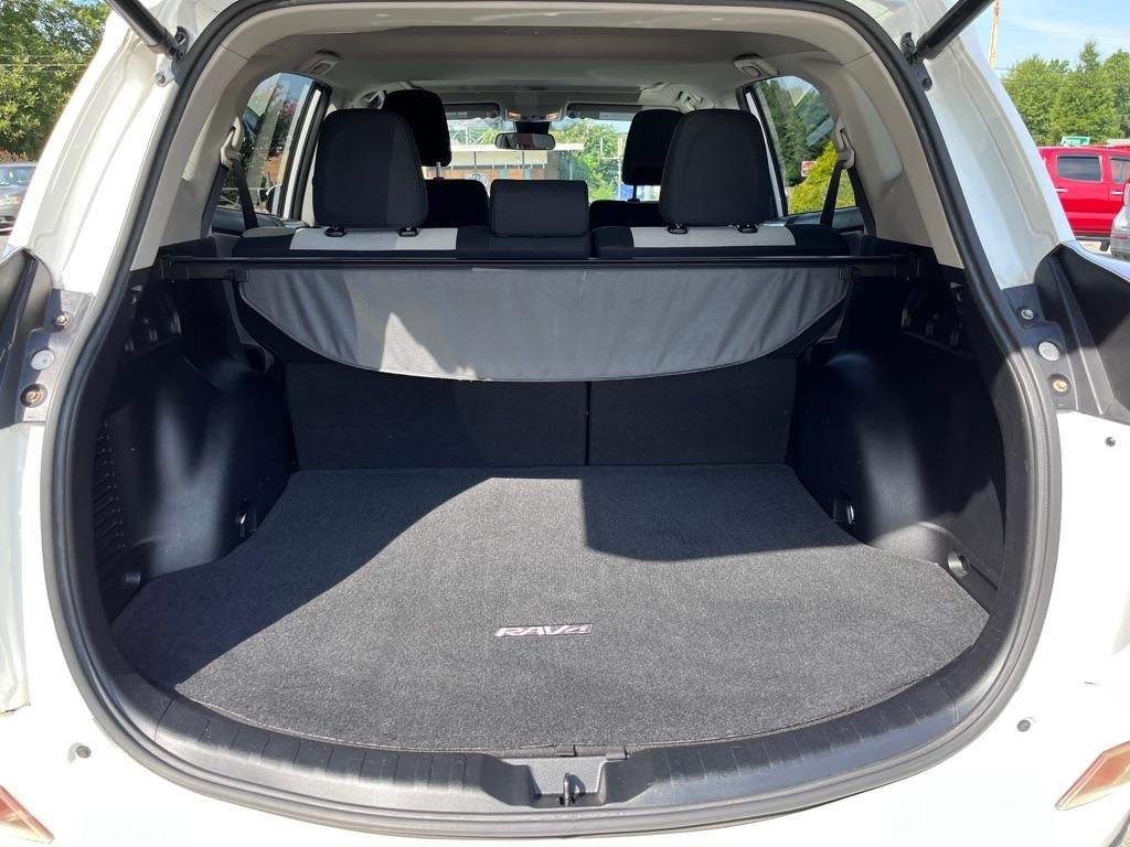 Toyota RAV4 XLE FWD 2016