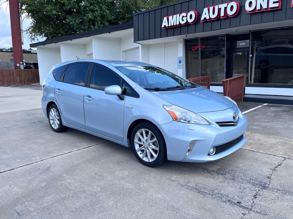 Toyota Prius V  2012
