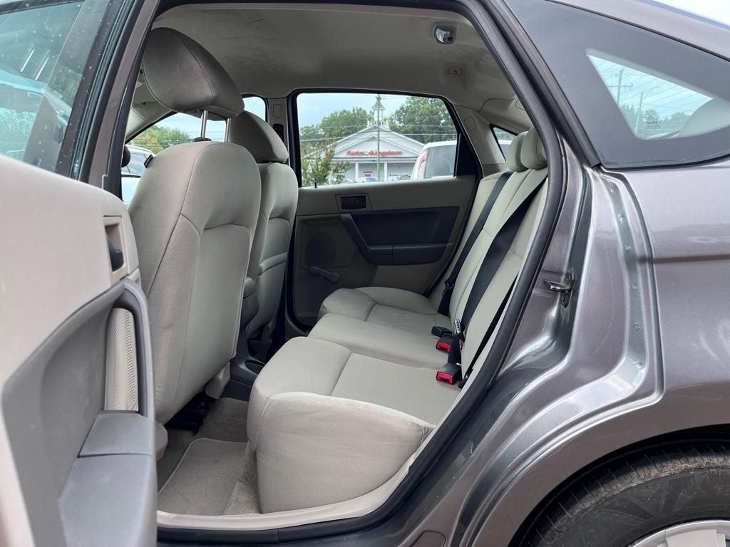 Ford Focus S Sedan 2011