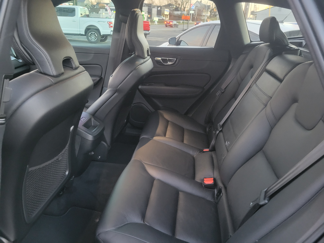 Volvo XC60 T5 Momentum AWD 2020