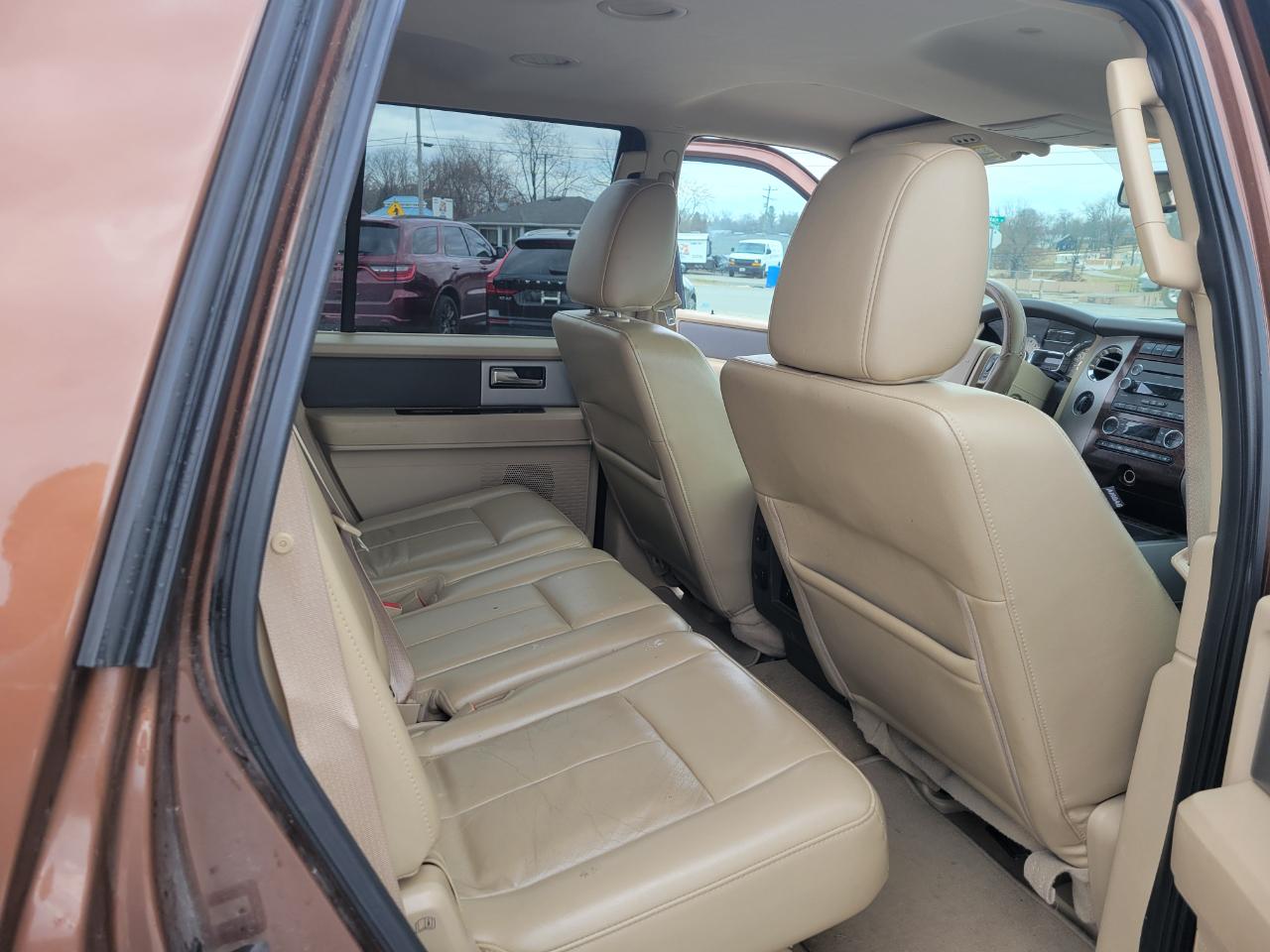 Ford Expedition XLT 4WD 2012