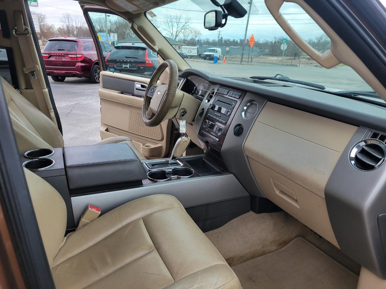 Ford Expedition XLT 4WD 2012