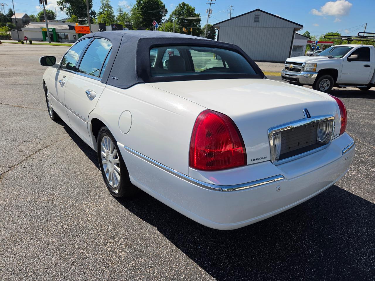 Lincoln Town Car Signature 2003