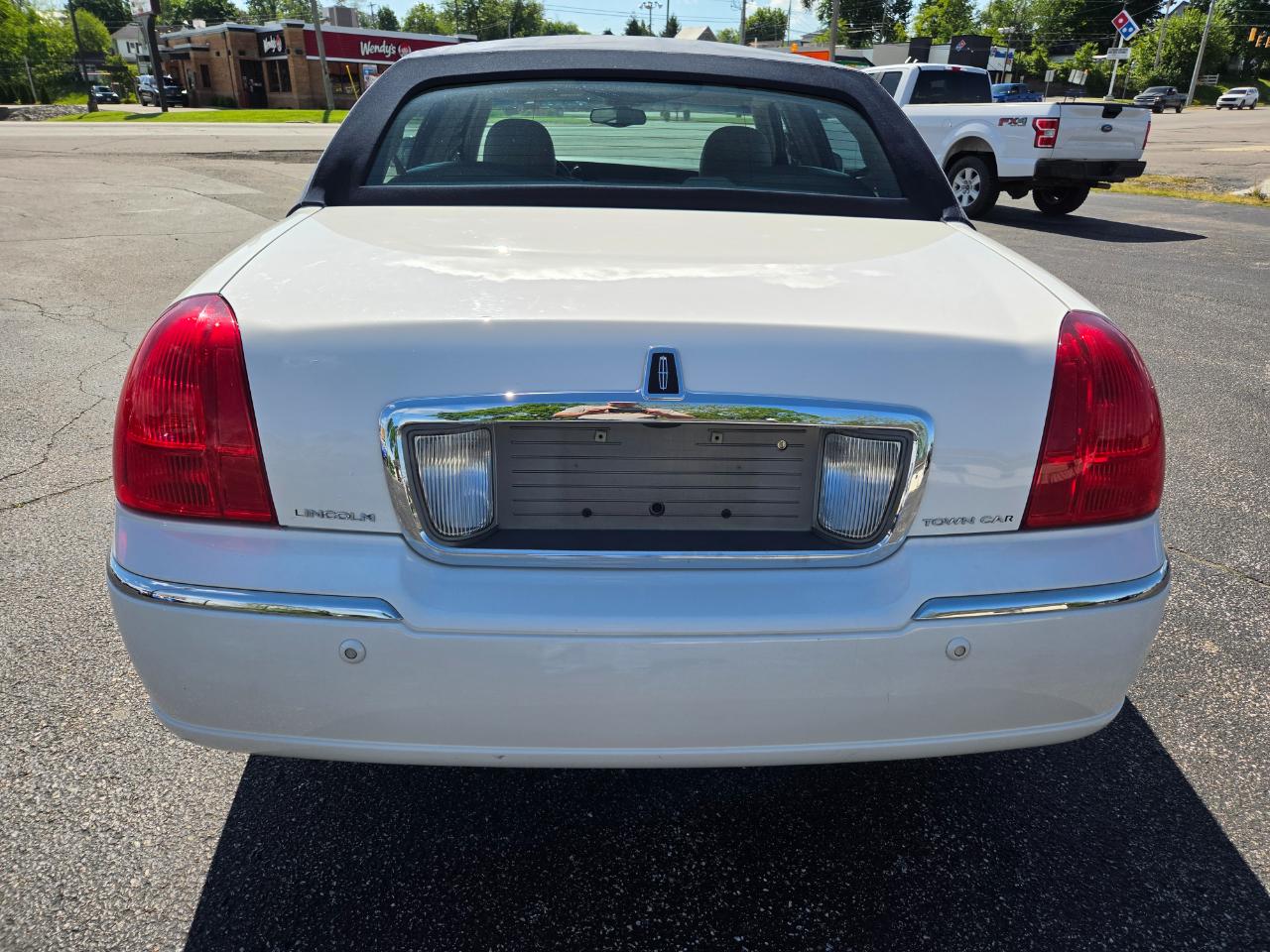 Lincoln Town Car Signature 2003